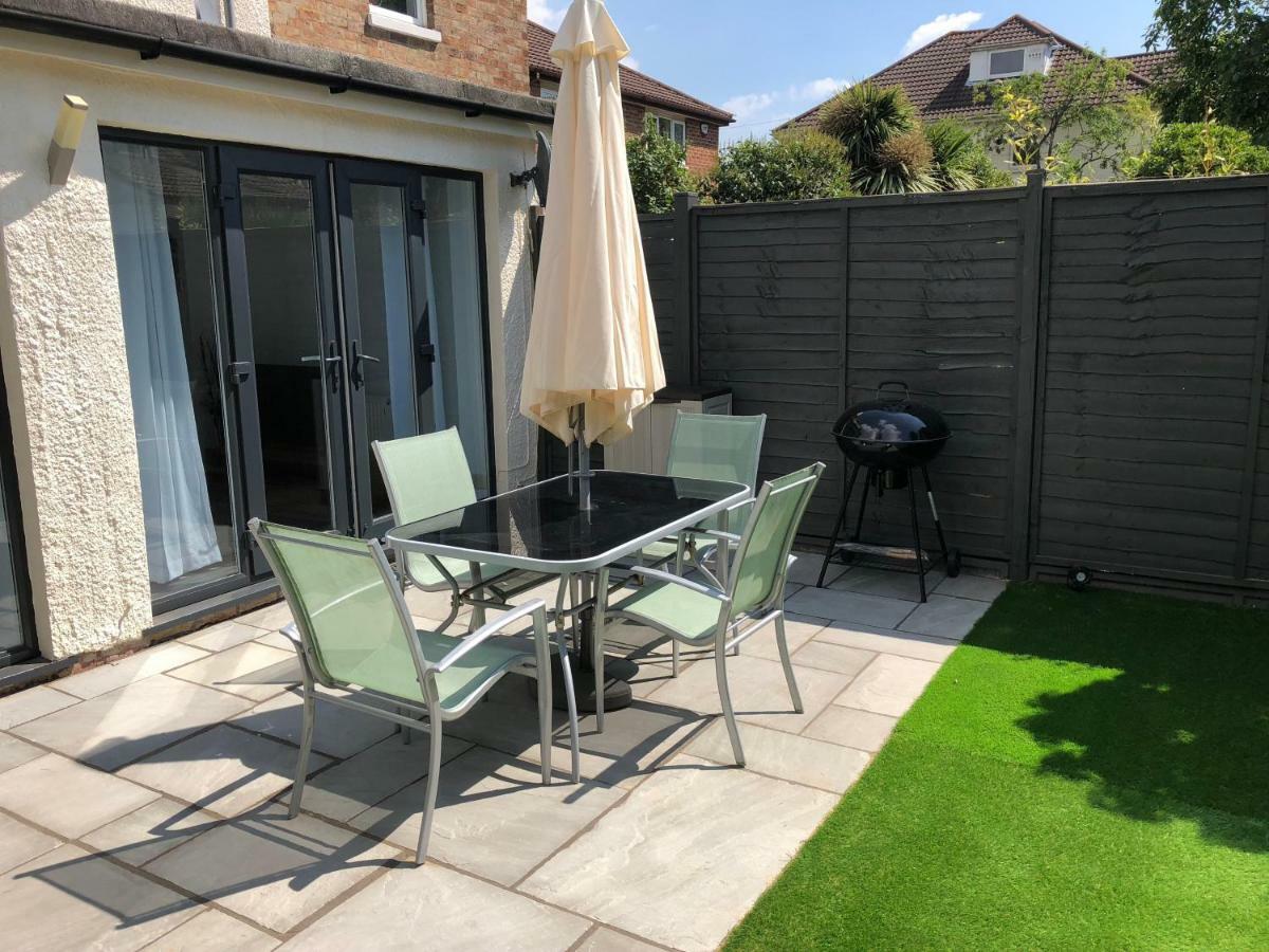 Bournemouth Hot Tub & Sauna Holiday Let Exterior photo