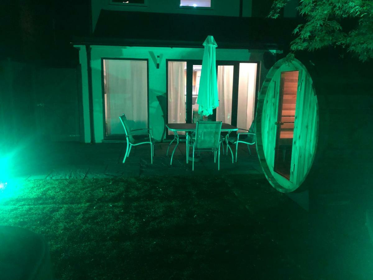 Bournemouth Hot Tub & Sauna Holiday Let Exterior photo